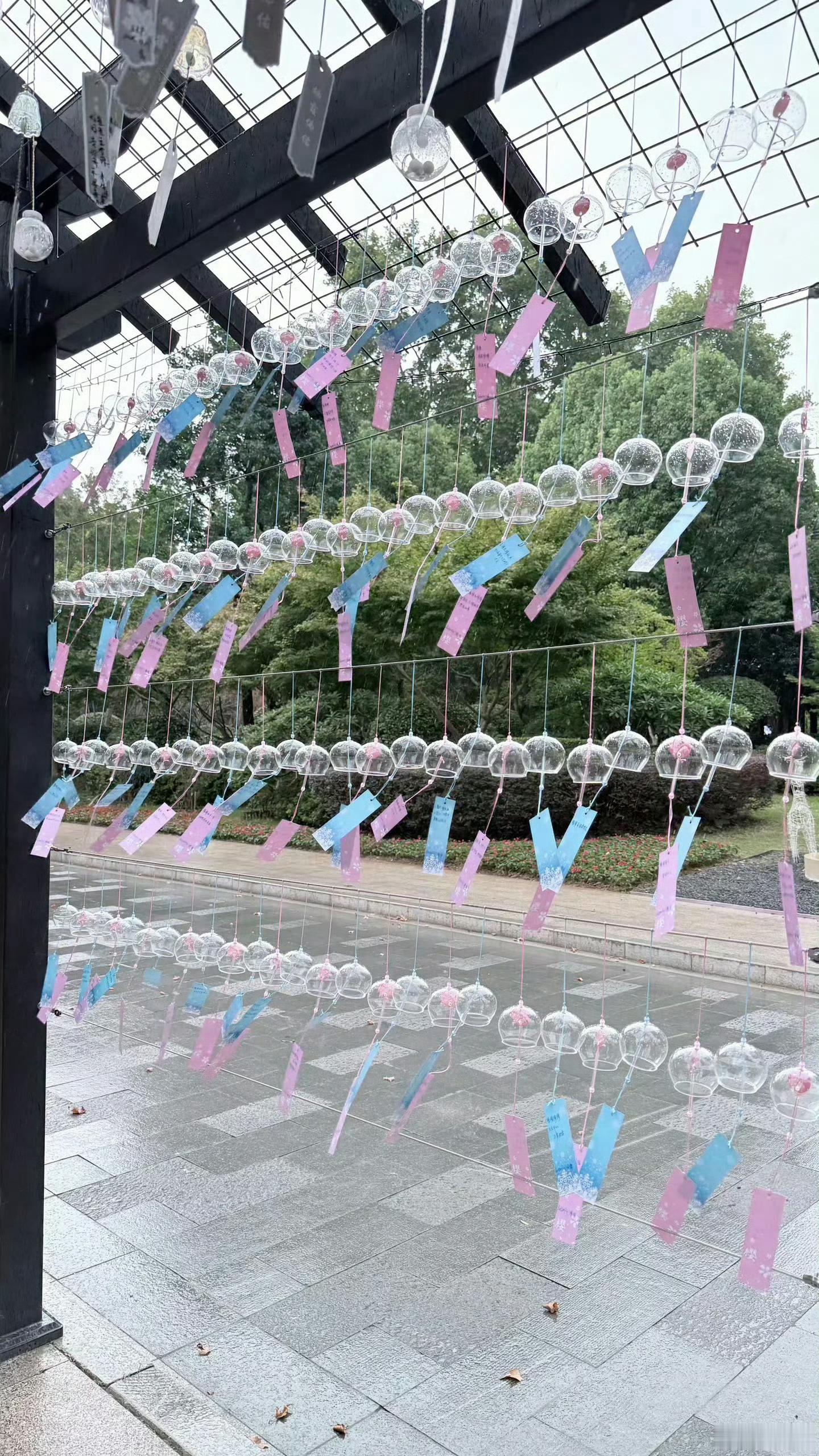 橹穆公开日风铃应援天呐橹穆的应援真的好用心 好漂亮好喜欢[爱慕][爱慕] ​​​