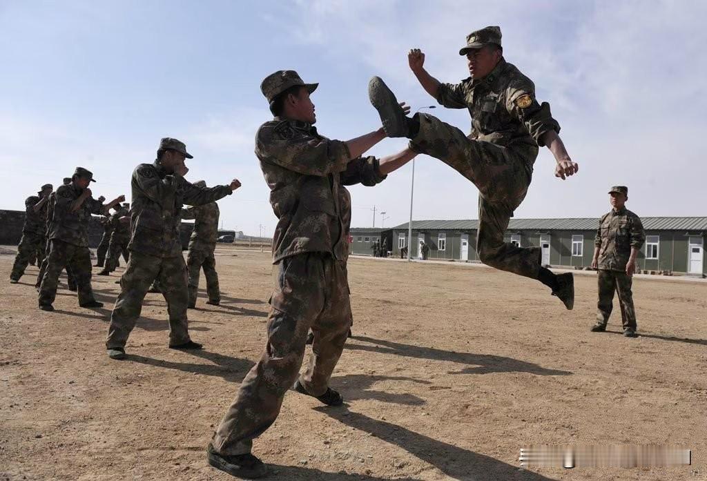 格斗高手和特种兵谁的实战更厉害?这取决于你定义的“实战”是什么场景。在擂台上，格
