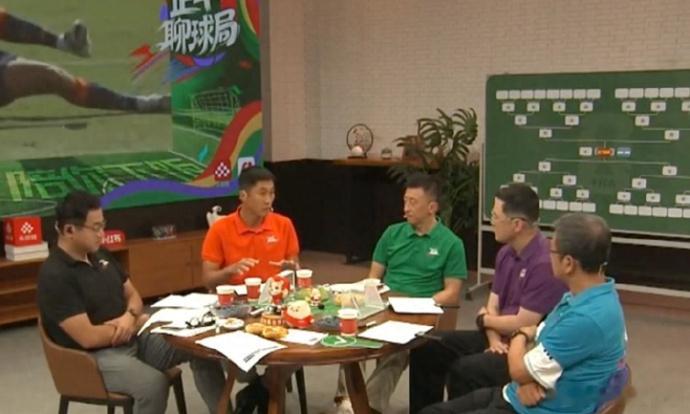 足坛热议持续！马宁做客节目正面回应阿根廷赛场小动作，与白岩松深度探讨犯规界定标准