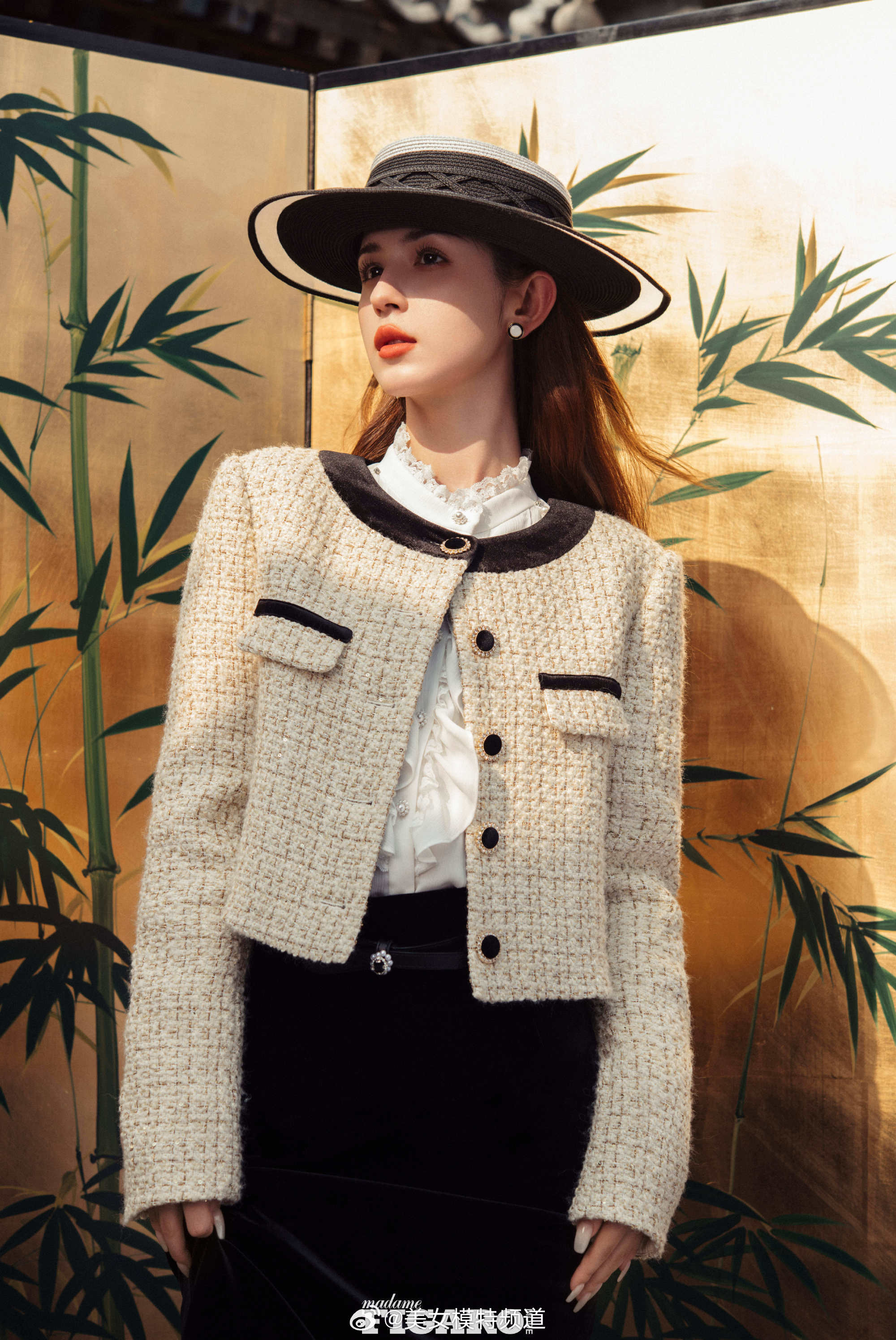 哈妮克孜费加罗胡同漫步大片 