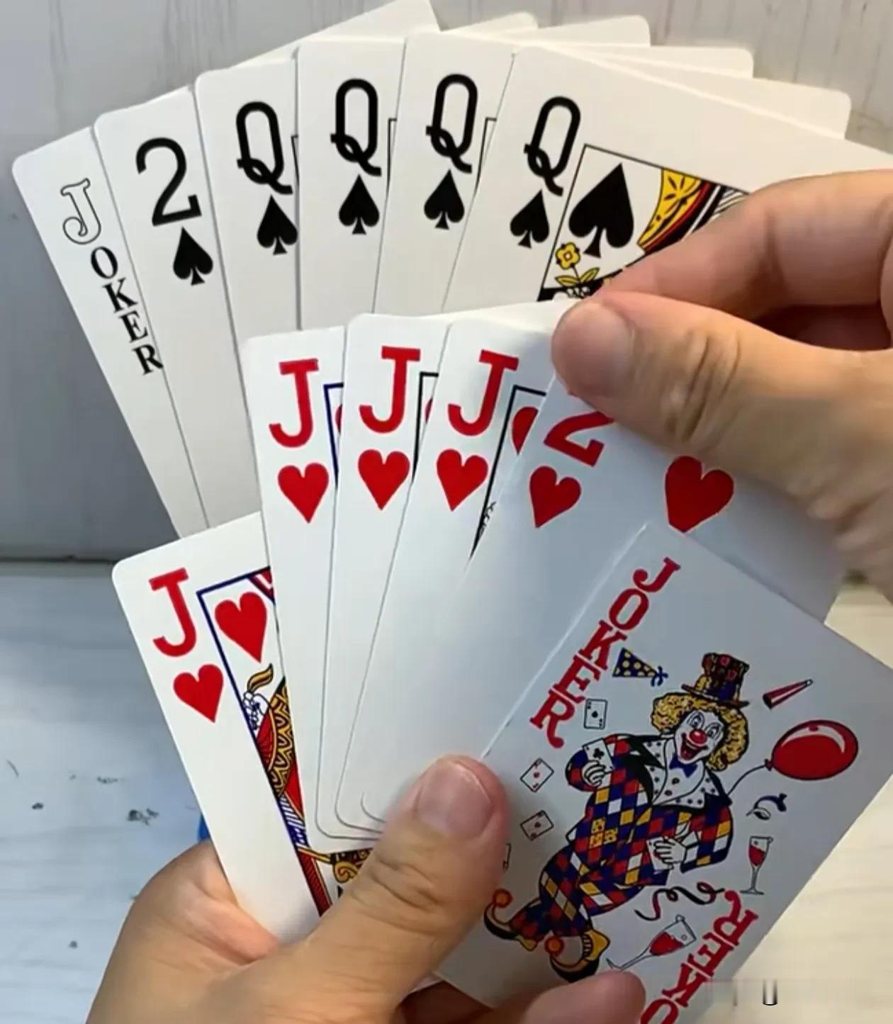 欢乐斗地主巧解残局。
规则有连有带，最多3带1，也可以3不带。下面先出牌。谁能赢