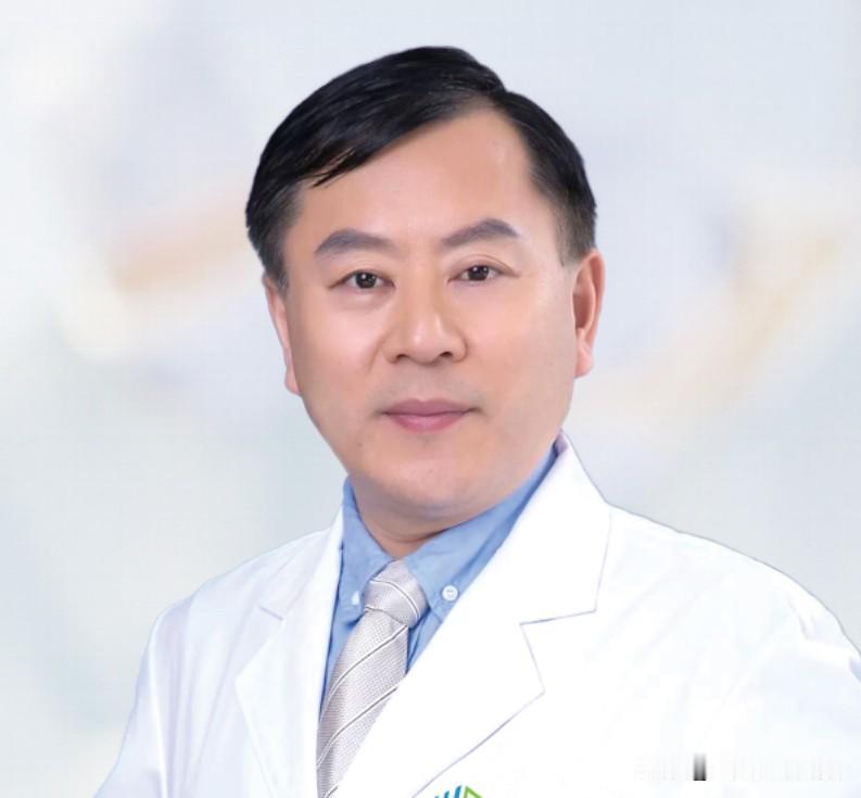 普瑞眼科医院集团副总院长、白内障及老视专科首席专家卢奕教授担任第十三届上海市医学