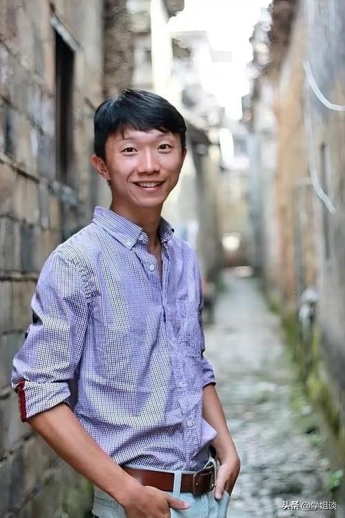 大家还记得这位男演员吗？

他今年44岁，出生于黑龙江，182厘米大高个，已婚，