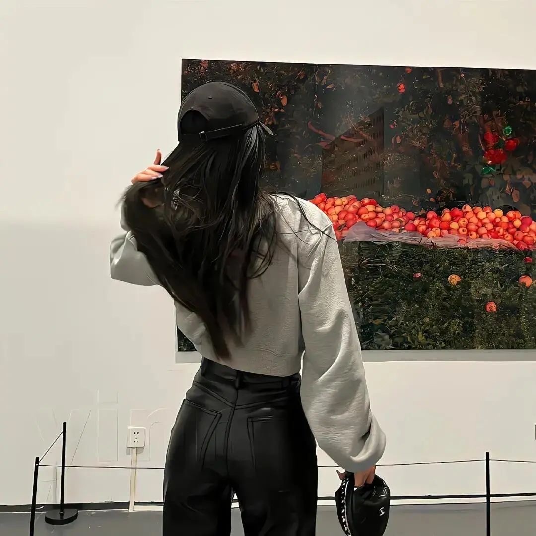 ²⁰²⁵/₅.₉你现在这般憔悴，颓废消极的样子，真对不起你年少轻狂的样子。 ​​