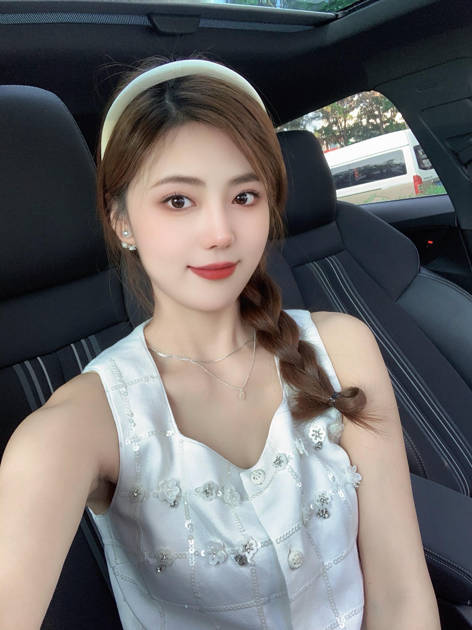 下半年已开始 在接下来的日子 求个上上签 希望在不声不响的日子里 换来...