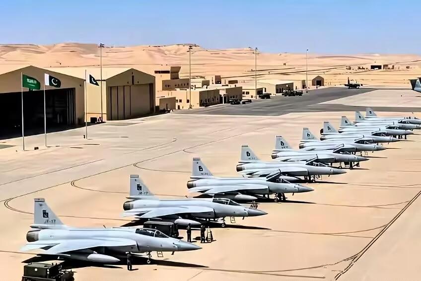 太棒了太棒了!
巴基斯坦于12日正式启用了跟伊朗的过境走廊，这下子巴铁的货想拉去