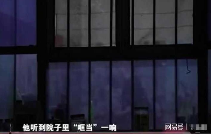 河北，一女子被村霸长期胁 迫保持不正 当 关系。当晚，村霸醉 酒后翻墙闯入女子家