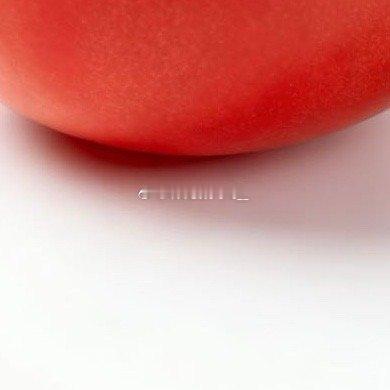 想亲手种出一颗金灿灿的菠萝吗？其实，你只需要切下菠萝的“绿冠”，就能变废为宝。这