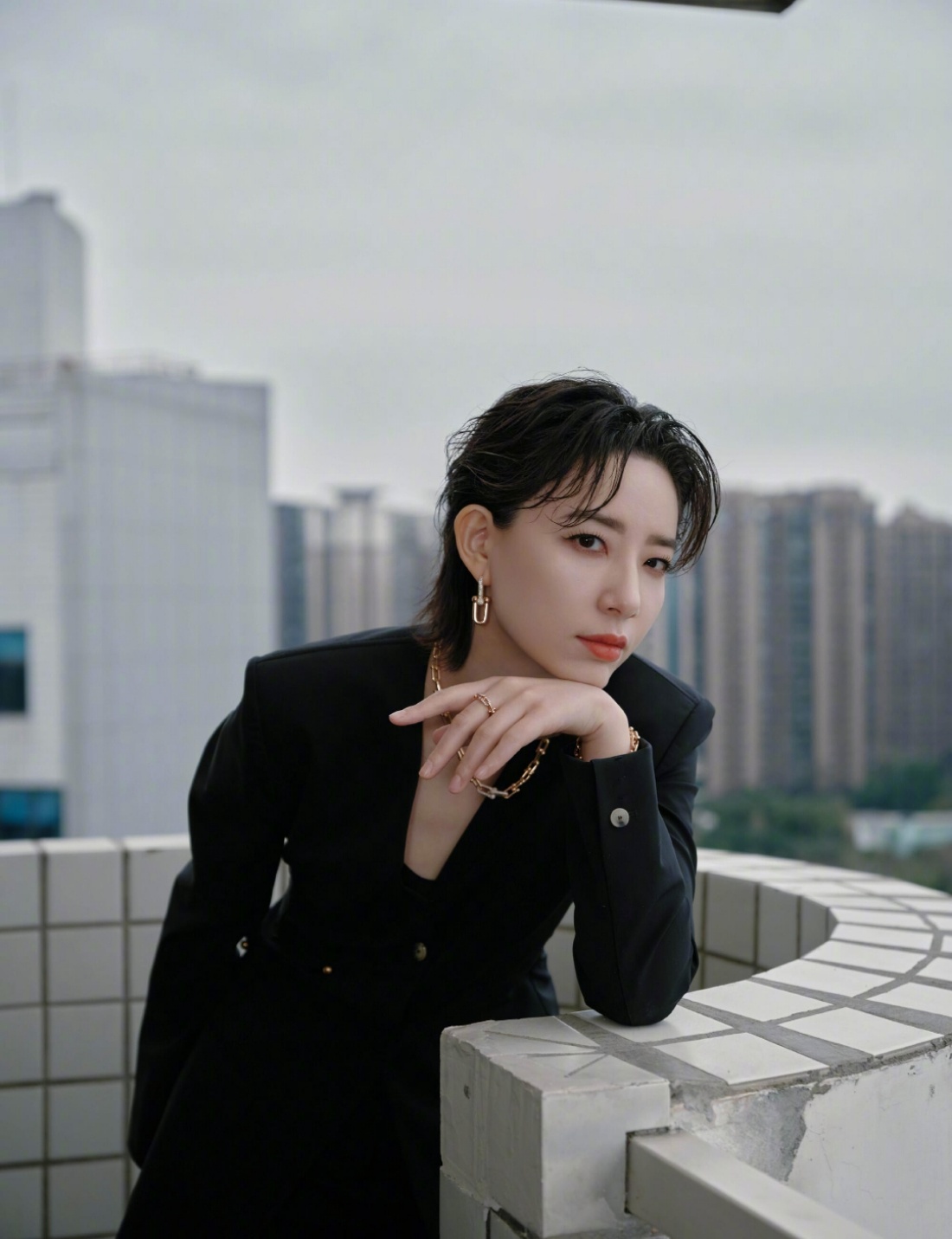 内娱自带老公感的女明星 李斯丹妮的“老公感”源于她对自我的清晰认知和坚定表达。白