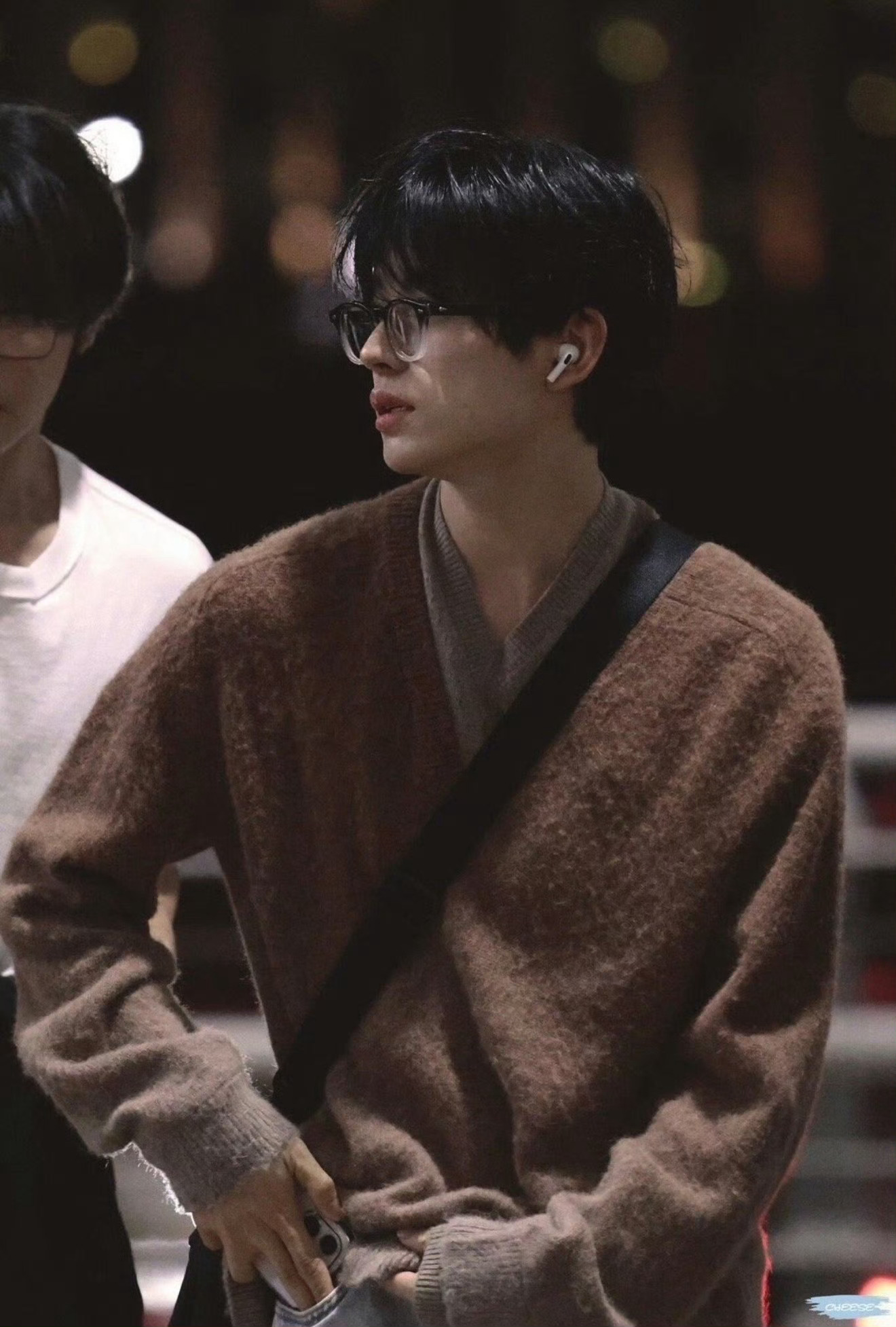 戴上眼镜走机场总有种淡淡的萎感好喜欢👓✈️©️logo ​​​