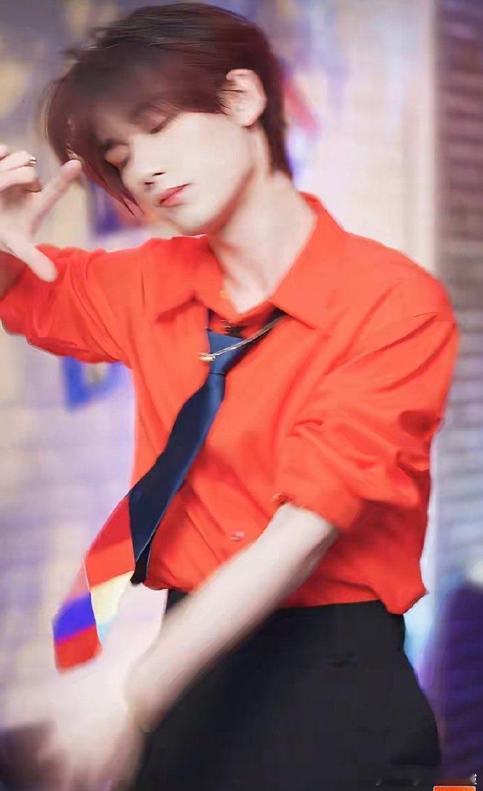 丁程鑫倪鼠摇来了丁程鑫cha了倪鼠摇你好星期六 丁程鑫倪鼠摇杀疯了！每一个卡点都