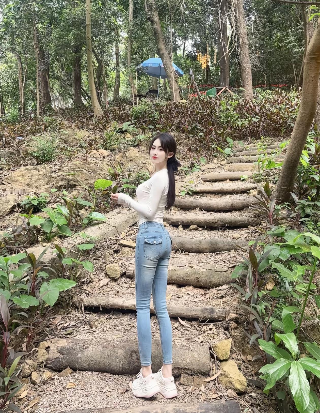 森林中的小仙女，与自然亲密接触🌳💚