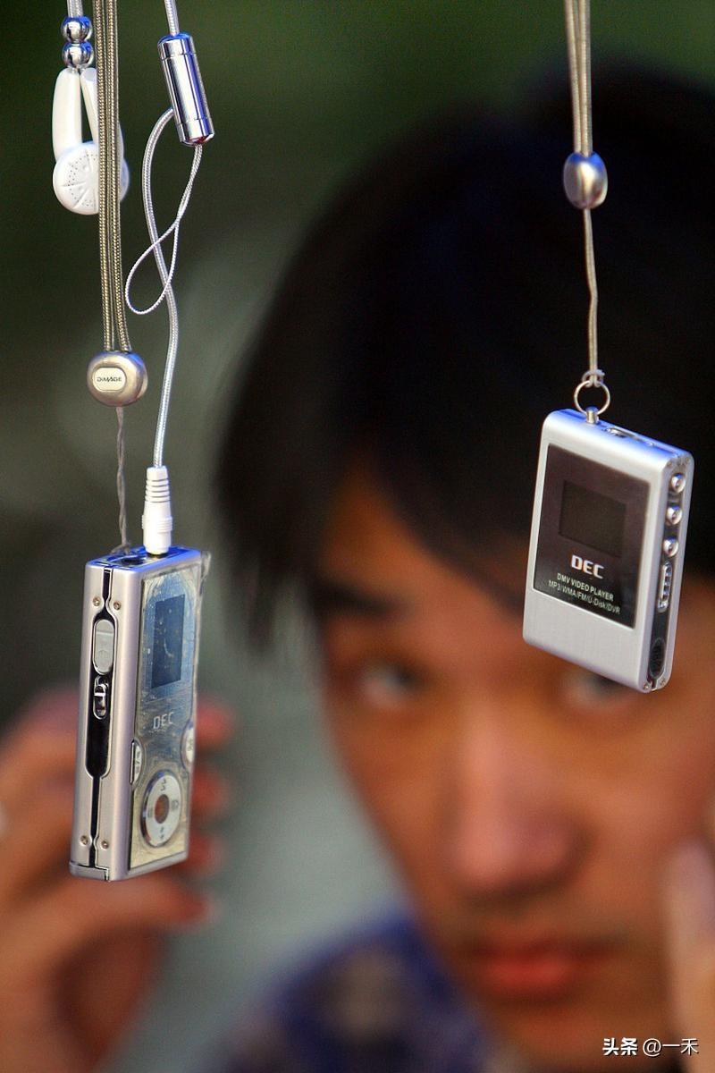 家中隐私泄露风险激增，这种“黑科技”窃听手段防不胜防！
 
各位网友注意啦！现在