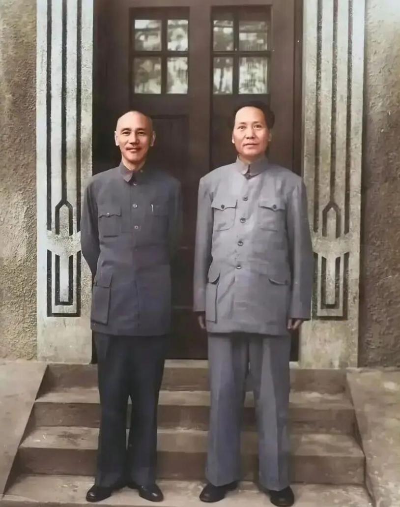 重庆谈判期间，戴笠奉命约束军统人员，不许制造事端。不少人疑惑，当时为何军统没有借