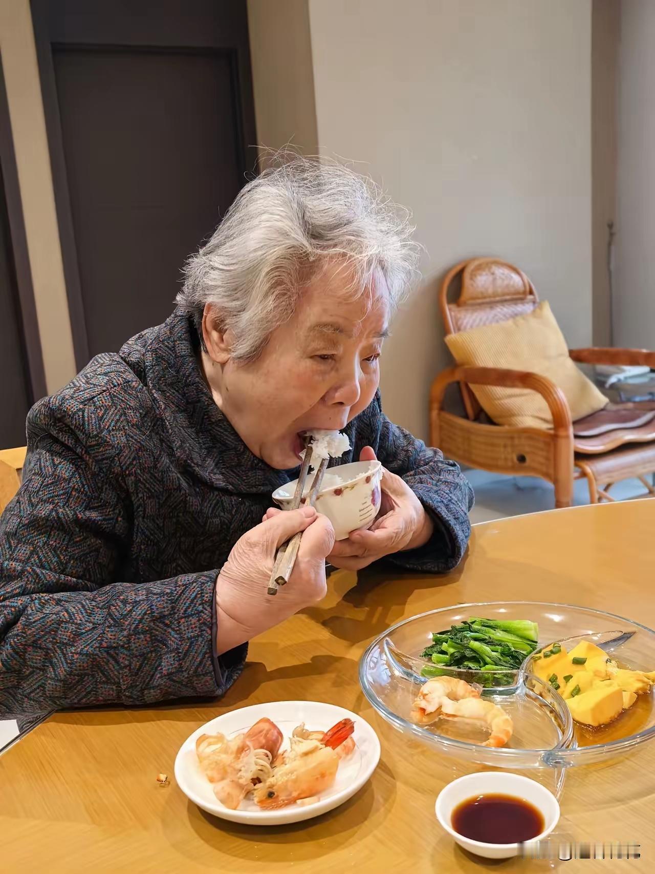 老了：会变“自私”吗？
老了不是变自私了，而是力不从心了，确切地说是心有余而力不