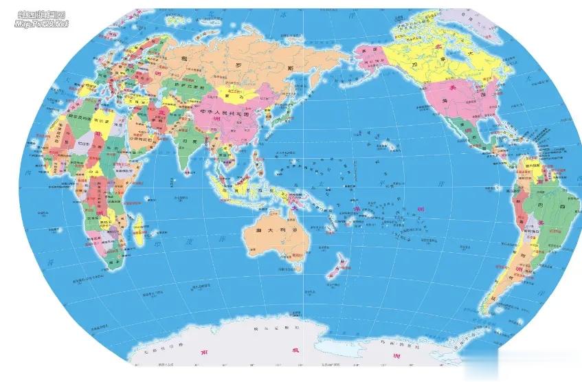 有没有发现，把世界地图摊开，我们伟大的祖国就刚刚好在C位。虽然面积没有俄罗斯的大
