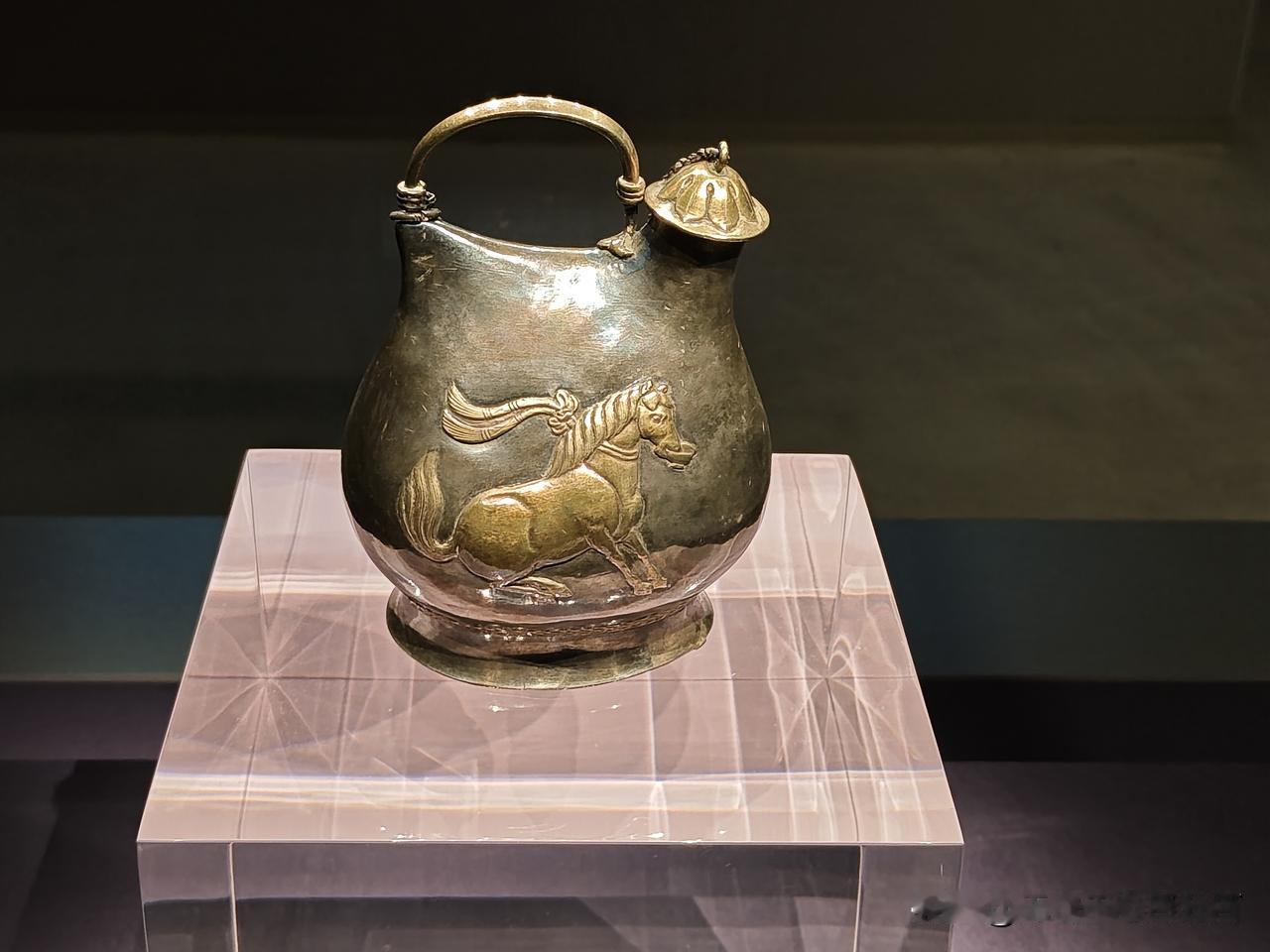 陕西历史博物馆——位于西安市雁塔区小寨东路，馆藏文物数量多、种类全、品位高、价值