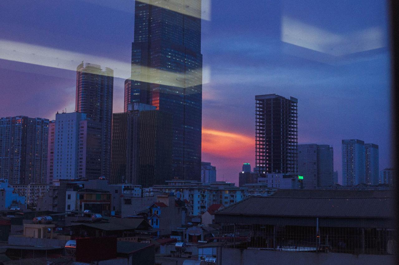 2026年上半年的各省经济大考刚一交卷，强烈的撕裂感就扑面而来。
全国4.7%的