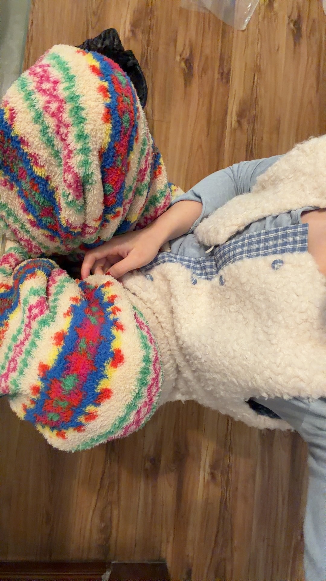 得了一种要买毛裤的病 （比之前那个奶白碎花毛毛要长 而且更肥大 更厚实