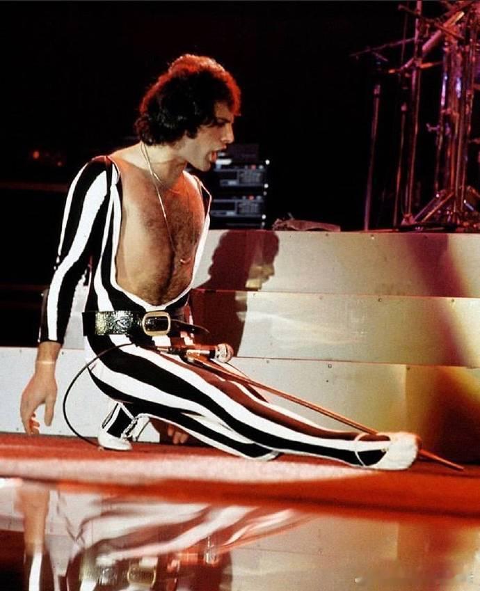 1977年31岁的皇后乐队主唱佛莱迪·摩克瑞 