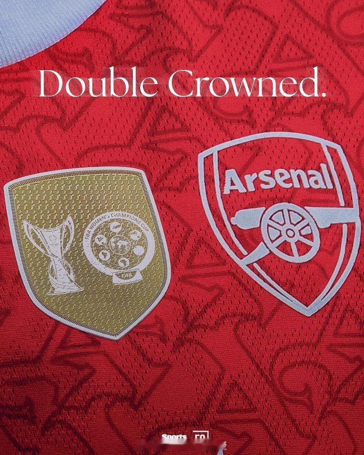 在赢得欧冠冠军八个月后，阿森纳女足创造历史，夺得首届女足冠军杯冠军 阿森纳著名教