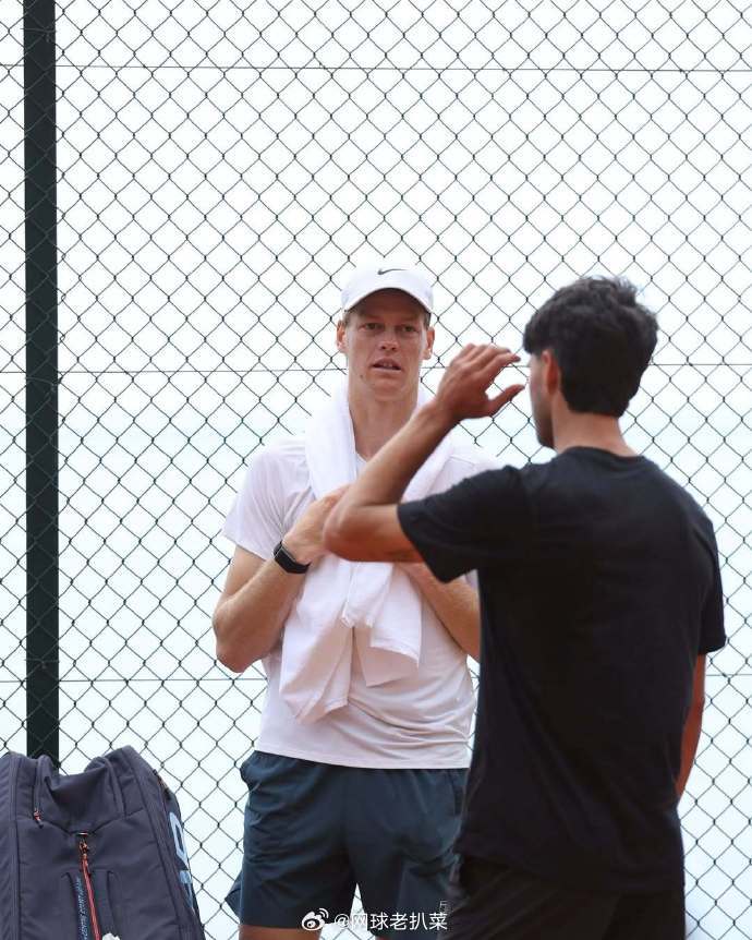 2025美网之后，被球迷调侃“审美疲劳”的“辛卡决”是真的大半年没见了🤣今晚蒙