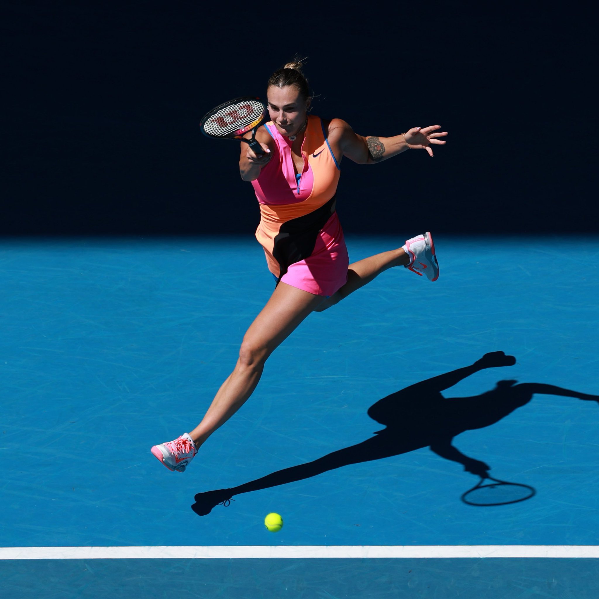 萨巴伦卡vs约维奇 一个小时，世界第一萨巴伦卡6比3拿下第一盘，约维奇打的很好，