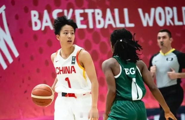在最近结束的u19女篮世界杯 上，中国U19女篮拿到第11名，球队核心后卫冉珂嘉