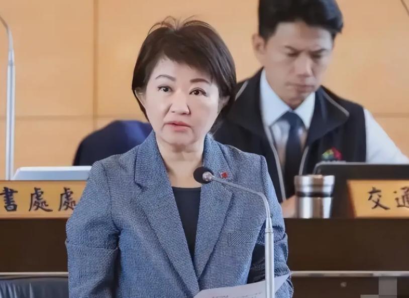 8月1日，台北凯达格兰大道再次成为岛内政治焦点。
民间团体发起争取司法正义集会，