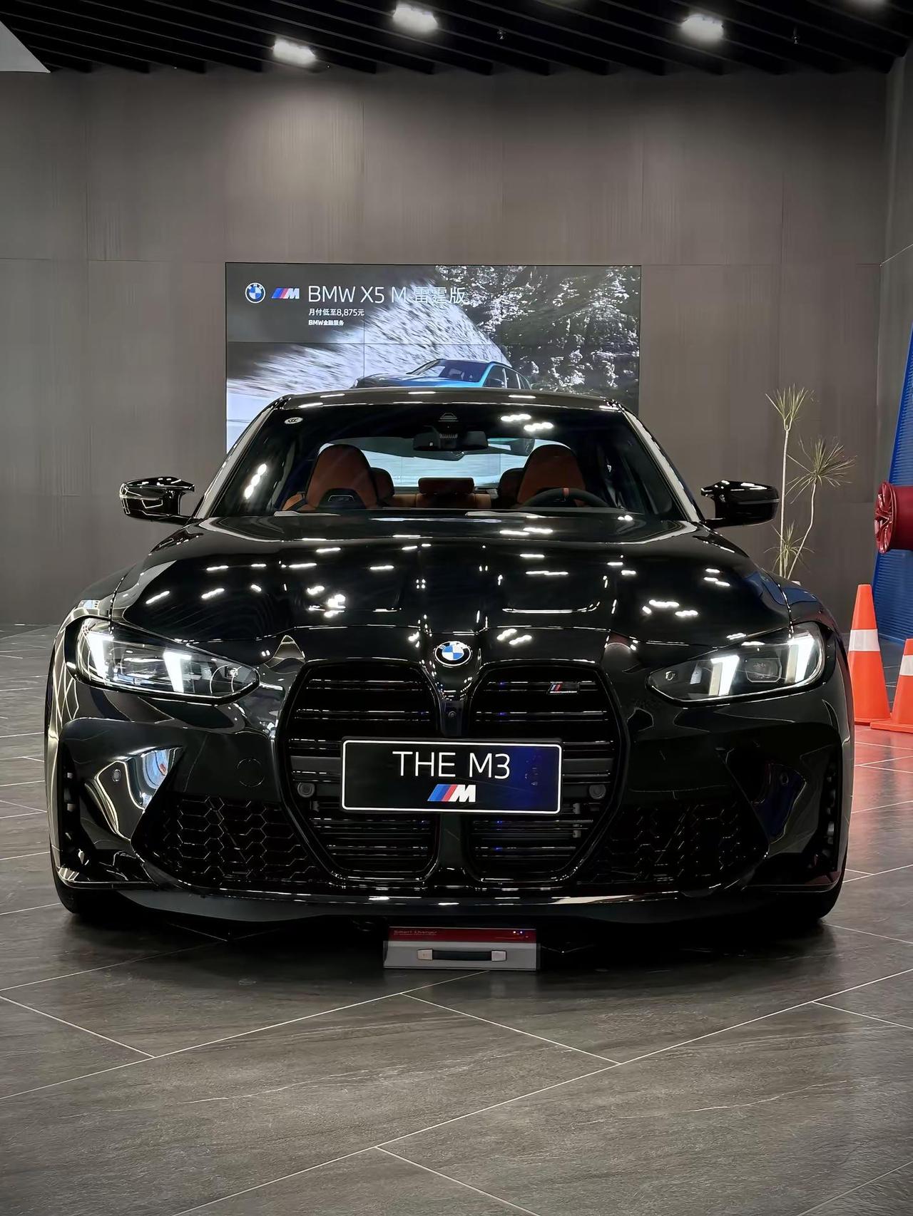 M3四驱 黑橙配色。宝马M3 Mpower