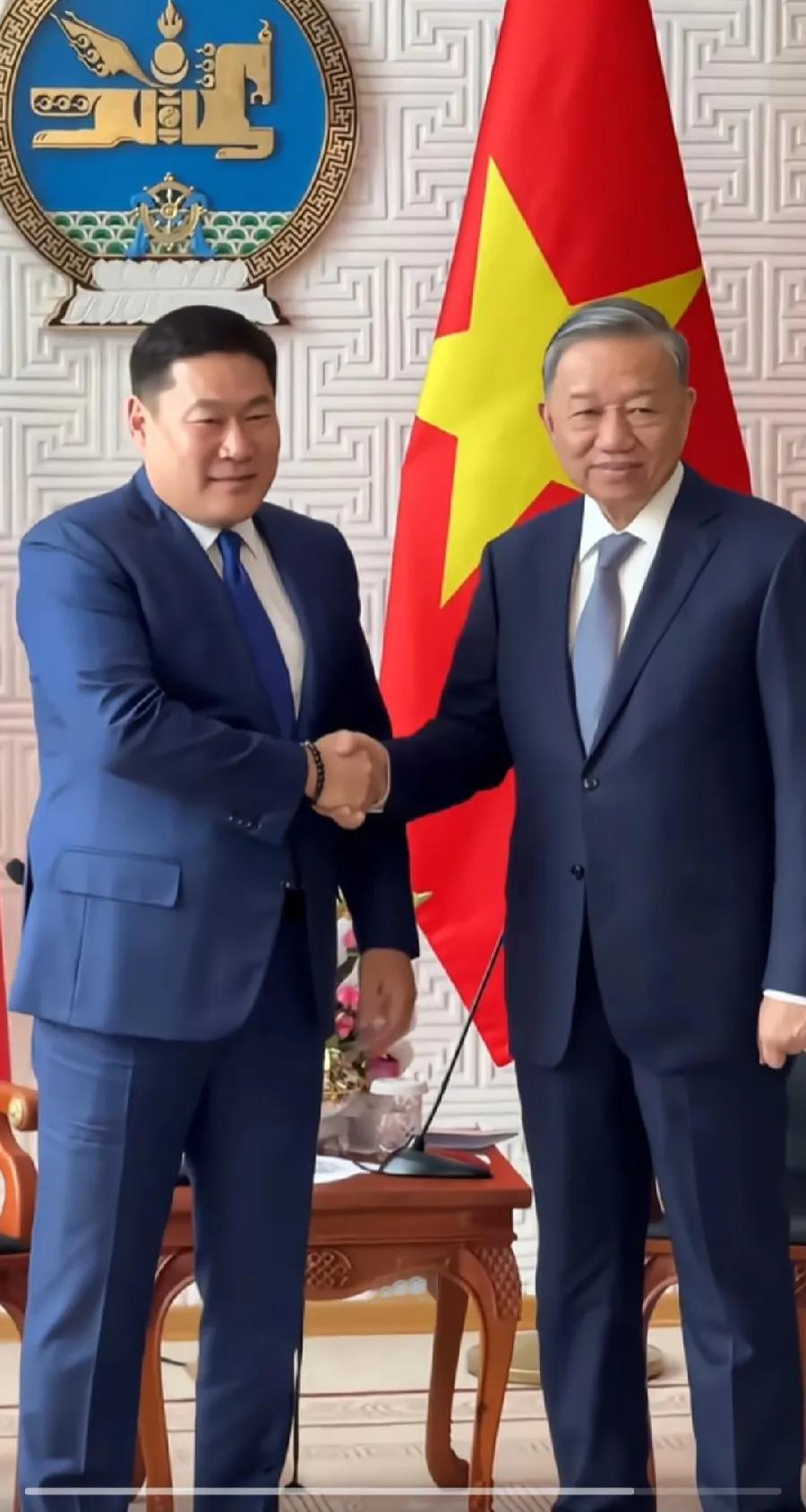 大事不妙，蒙古与越南，八竿子打不着的俩国家，一个中国北方人、一个中国南方人，强行