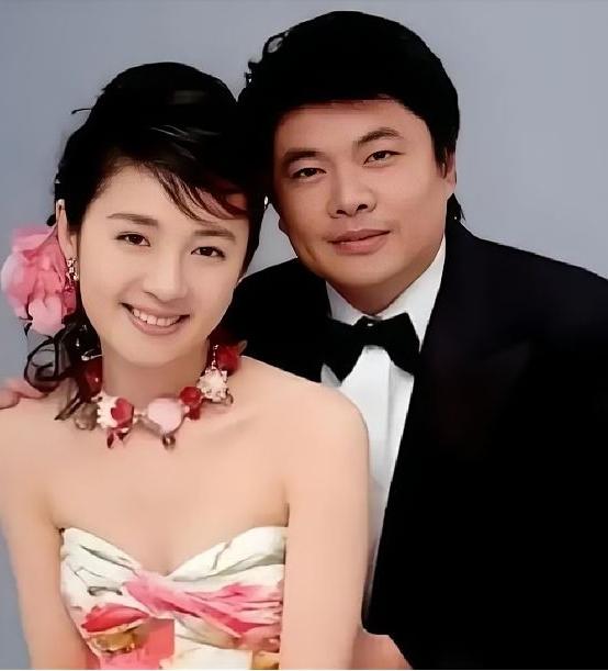 [中国赞]2004年，亿万富翁丁健对妻子说：“给你一个亿，离婚吧，我爱上别人了”