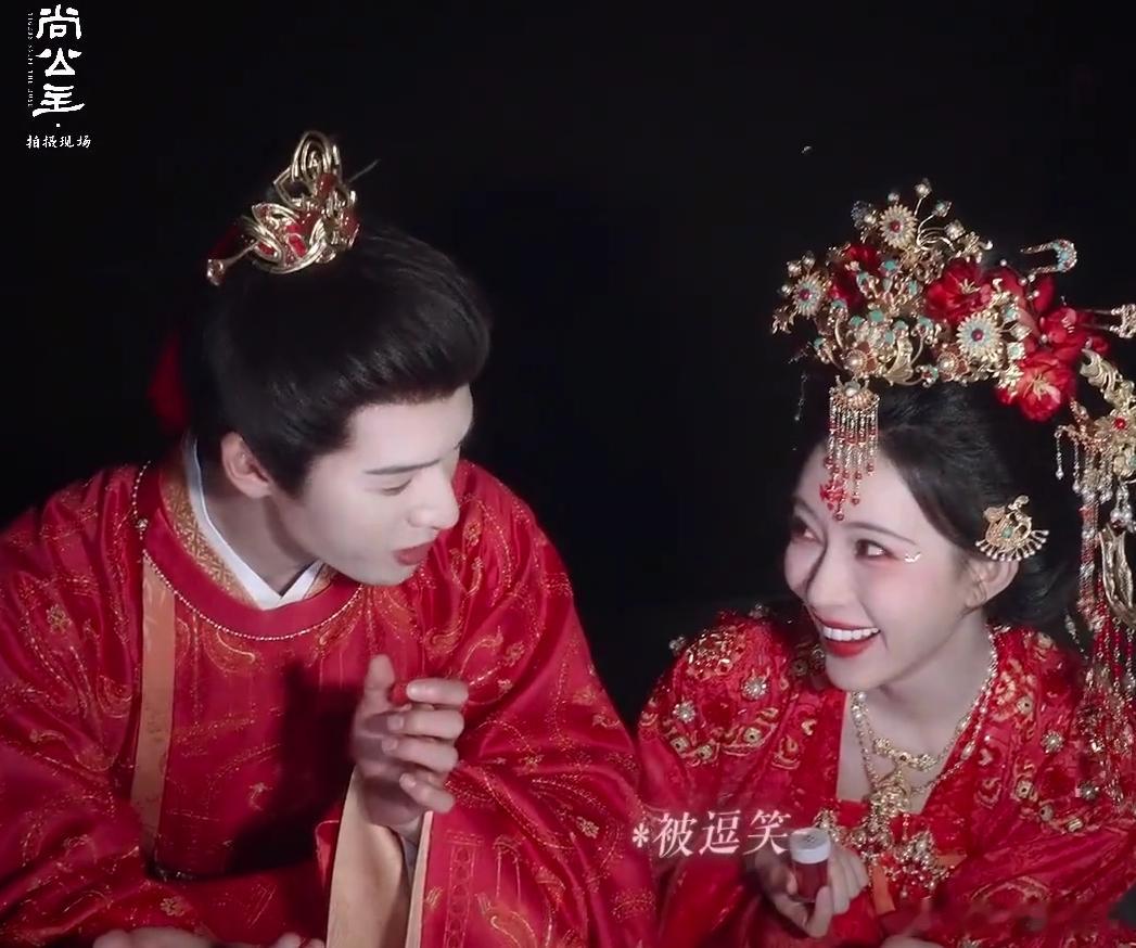 孟子义李昀锐海报像结婚登记照 看着这张海报疯狂脑补剧情，若是没有朝堂重重算计，暮