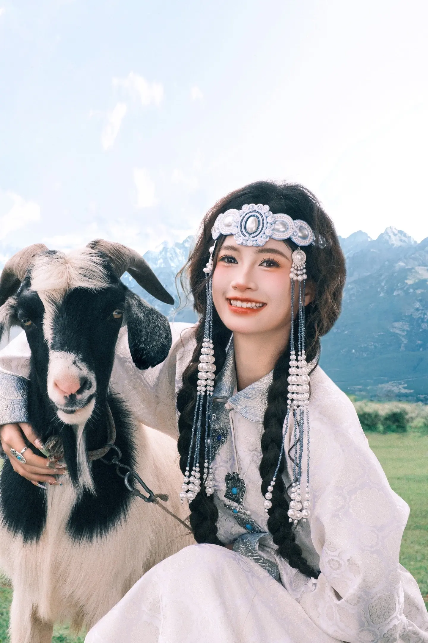 旷野的风 总会迎来自由的人丨蒙古服饰真的很难不爱啊