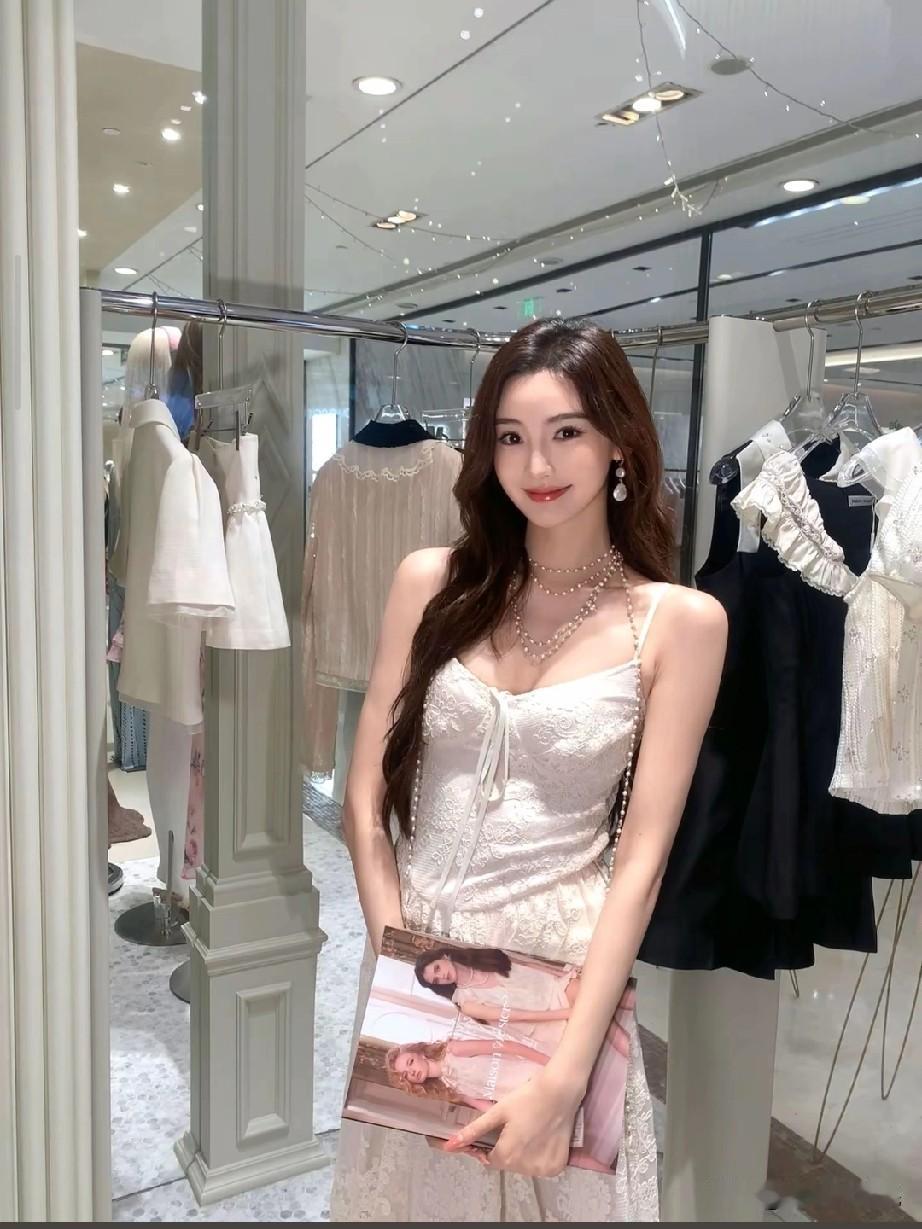 真的还有比金佳悦长的还高级的篮球女主持吗？

相信很多球迷和我一样都是从CBA认