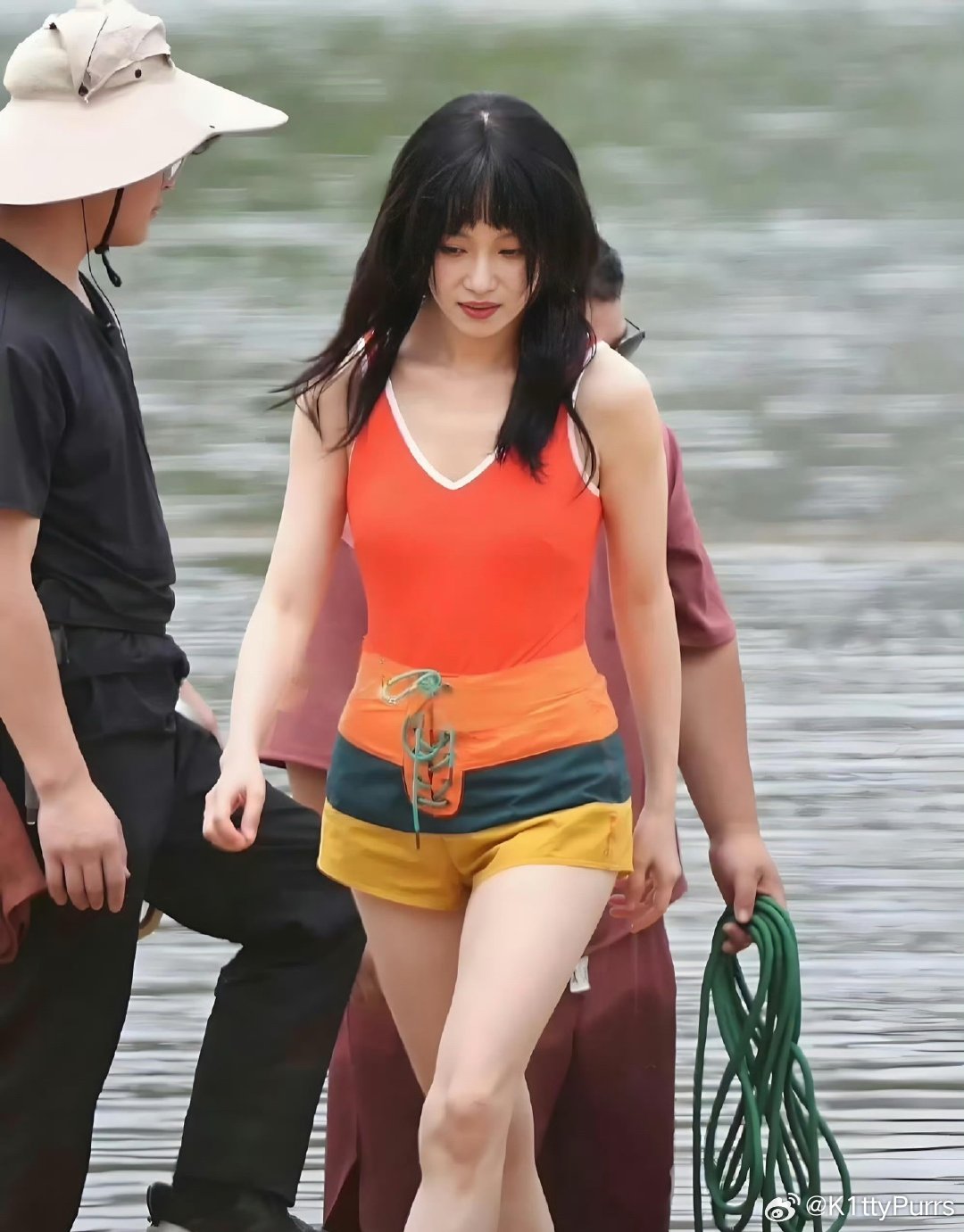 原来是倪妮啊？还以为是阚清子。完全变样了 