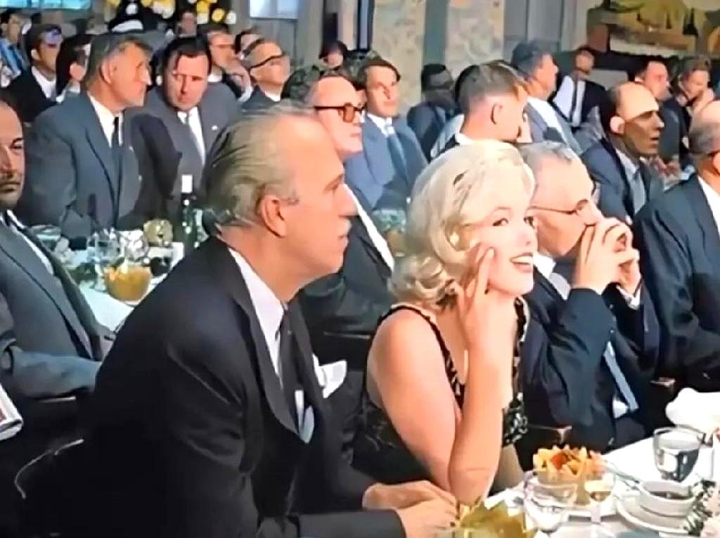 谁能想到，一场差点搞砸的外交，竟被一个女明星不动声色地救了回来。

1959年，
