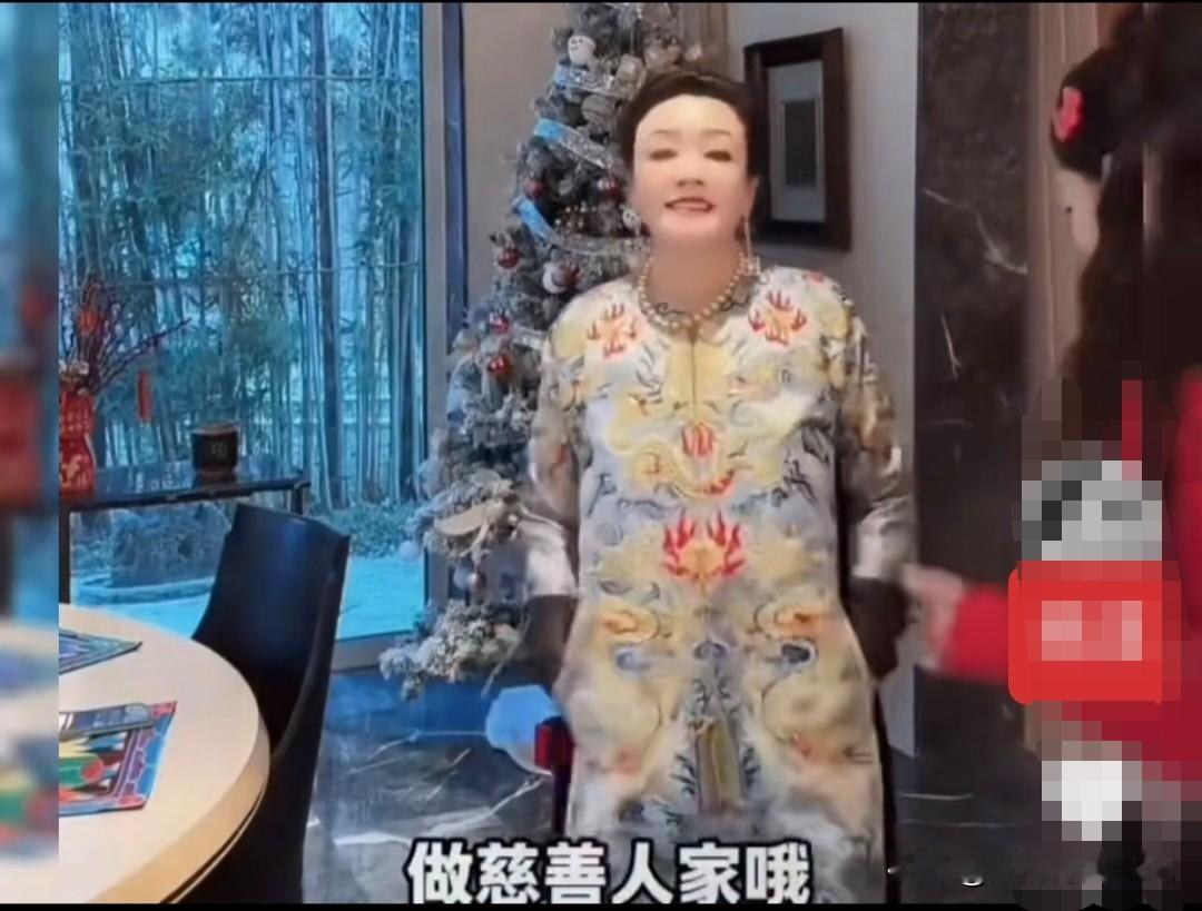 一件衣服28万，你会买吗？而且是专门送给母亲的！

今天刷到一个兰姐的视频，视频