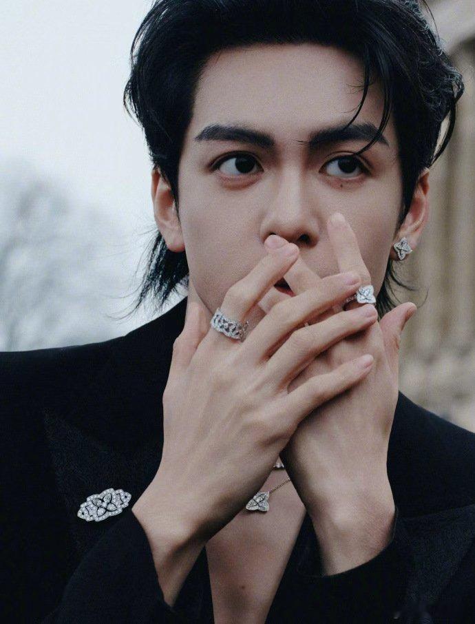 曾舜晞始于伦敦爱在巴黎曾舜晞巴黎看秀出图曾舜晞始于伦敦爱在巴黎，曾舜晞巴黎看秀出