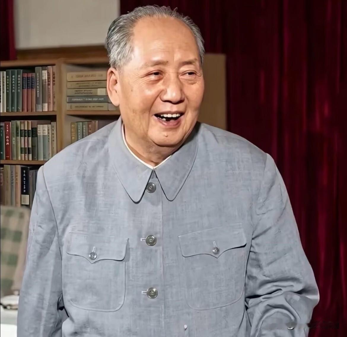 现在聊起国家发展，总有人爱走极端：
要么喊着对外必须硬到底，收台湾、慑列强，腰杆