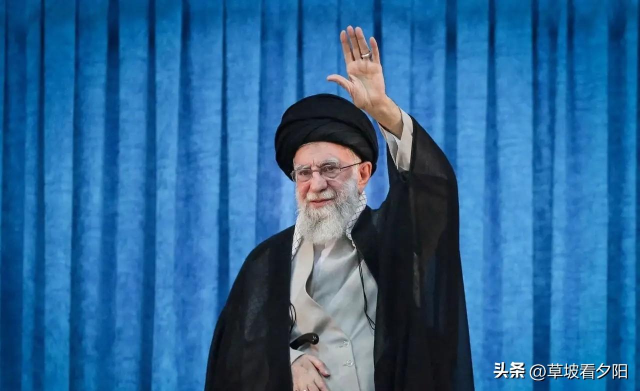 美以突袭后，全球最关心的人——
哈梅内伊安全了！
伊朗外长亲自接受美媒采访官宣：