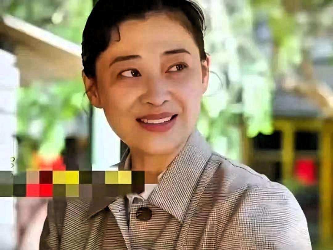 《好好的时光》里有段对话，看得人哭笑不得。
 
梅婷从卫生健康的角度出发，提醒内