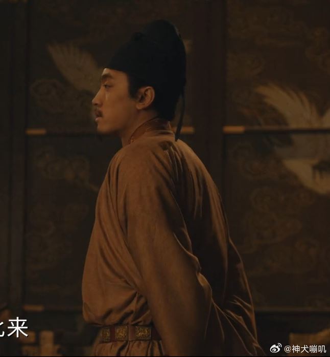 李煜无论站姿还是说话声音，都明显透着一股气血不足，要是演出来的，那真是演得不错啊