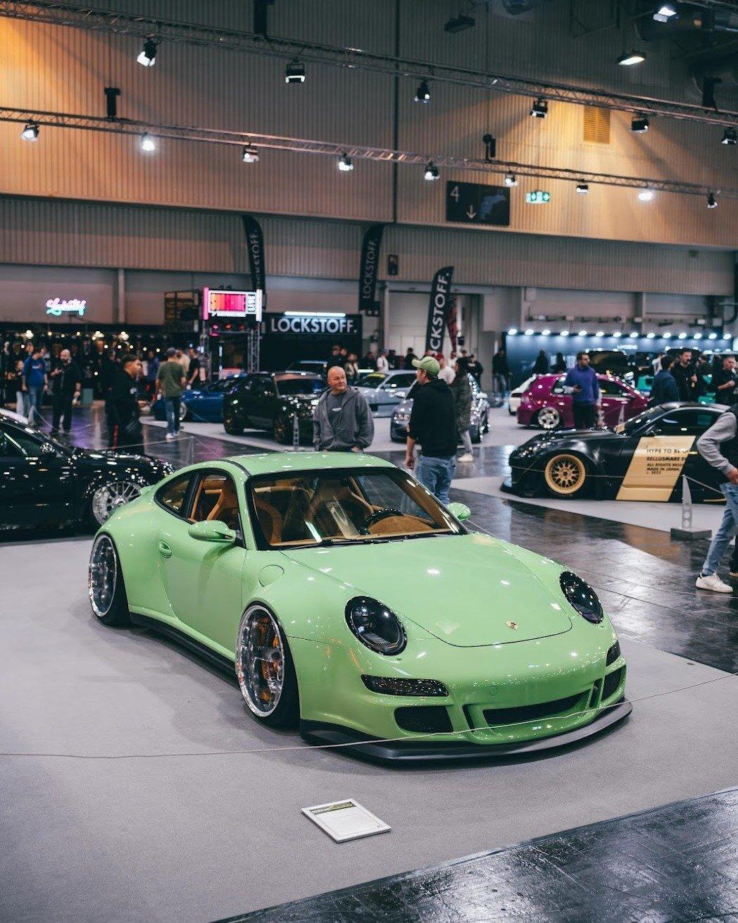 宽体 保时捷911 PIC：Auto Finesse 