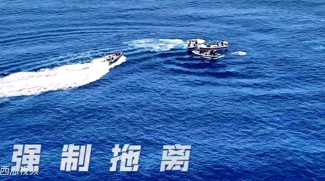 海警在黄岩岛模拟拖离侵权船只，模拟是为了日后的实战，虽然我们在南海一直保持克制，