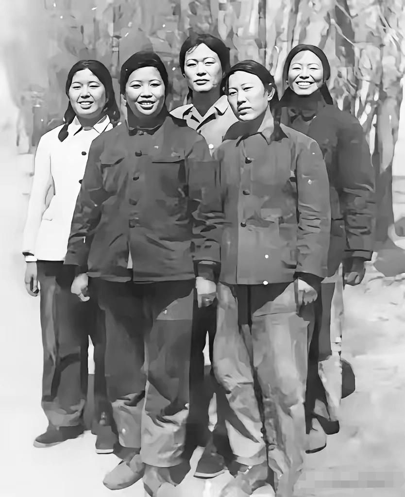 1969年，公社丢了54元，16岁的知青背了黑锅，然而，无意间发现真相后，他竟选