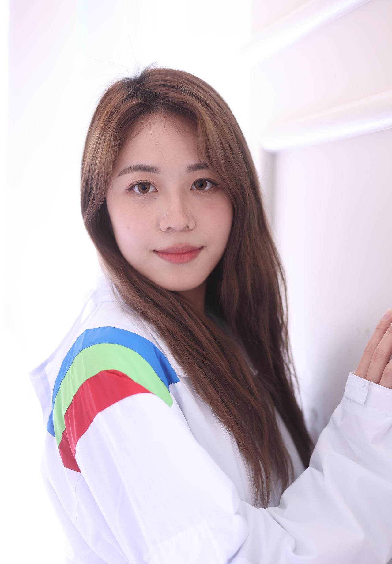 她是2023年香港小姐选美冠军，这颜值比前几年港姐冠军还要漂亮，估计以后在TVB