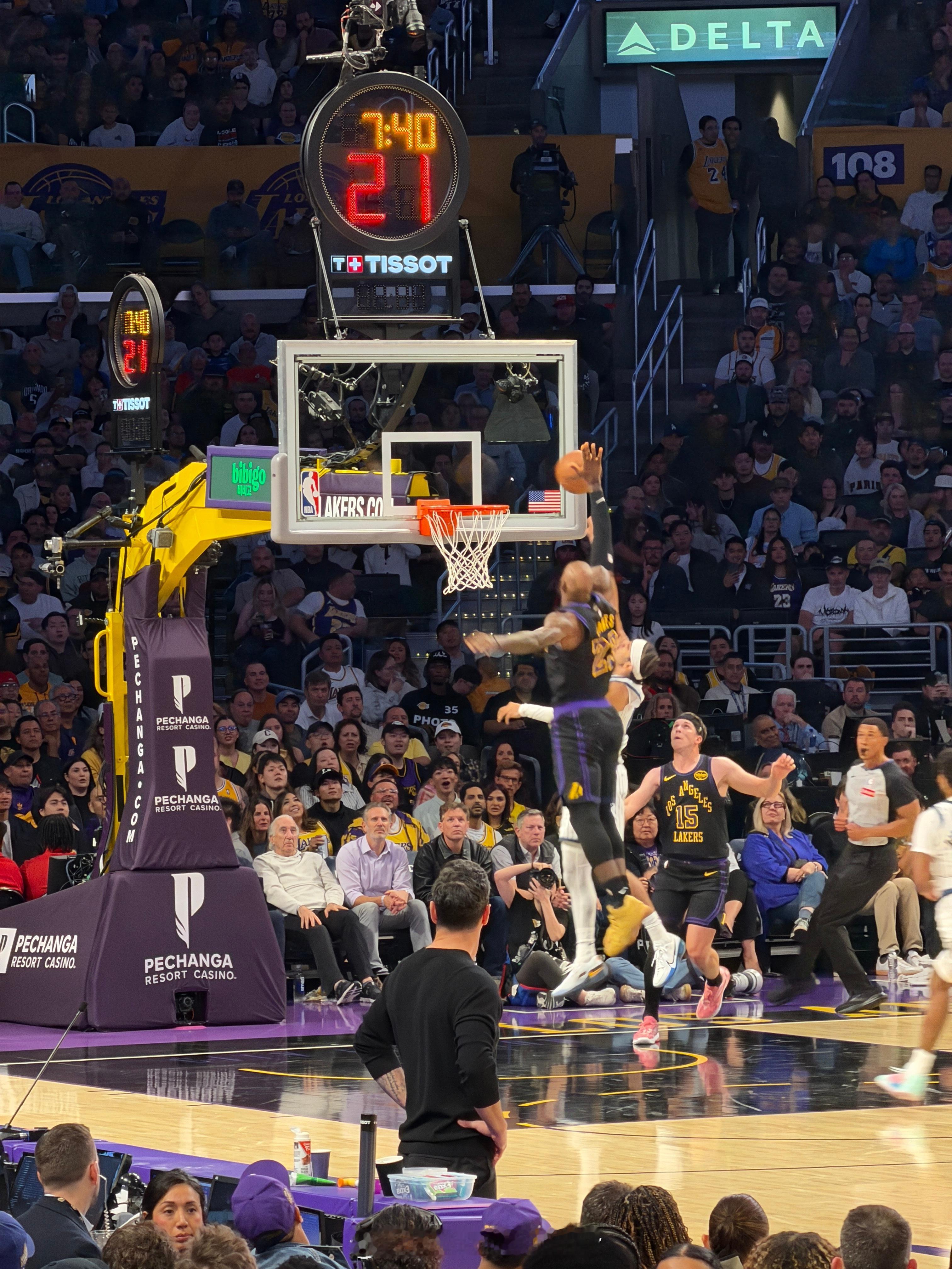 这个钉板大帽，伊戈达拉深有感触～  魔术vs湖人