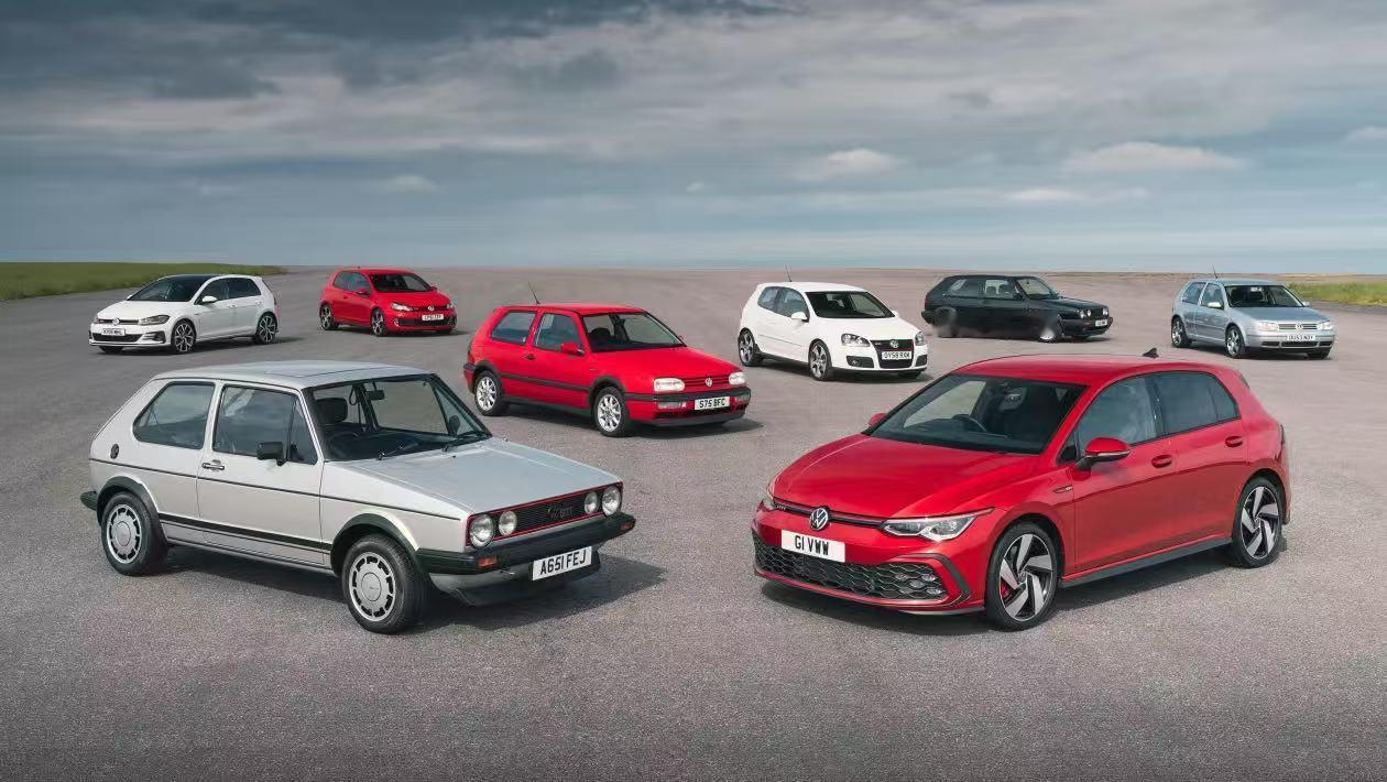 很快要出发西班牙试驾高尔夫GTi 50周年的特别版本车型。如无意外高尔夫GTi从
