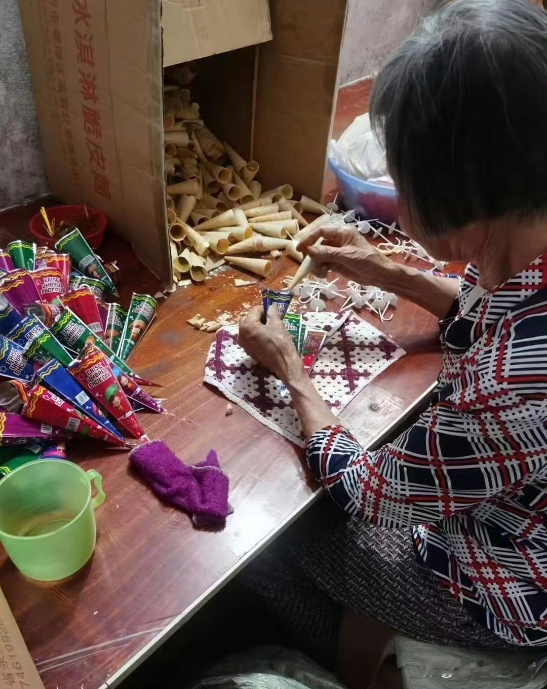 有些小零食就是这样加工出来的…… ​​​